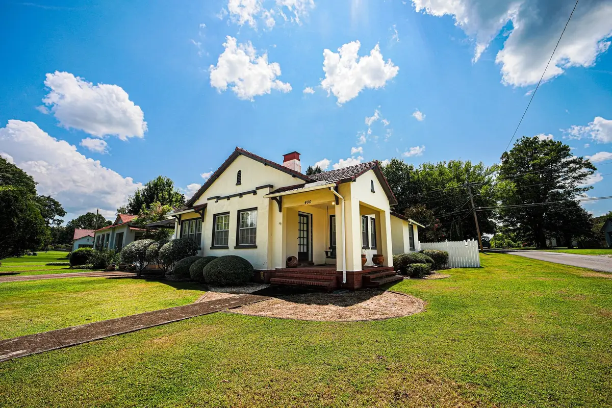 400 Watts Bar St, Sheffield, AL 35660 - #1