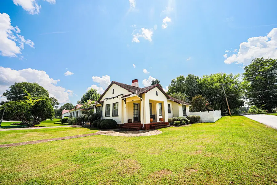 400 Watts Bar St, Sheffield, AL 35660 - #3