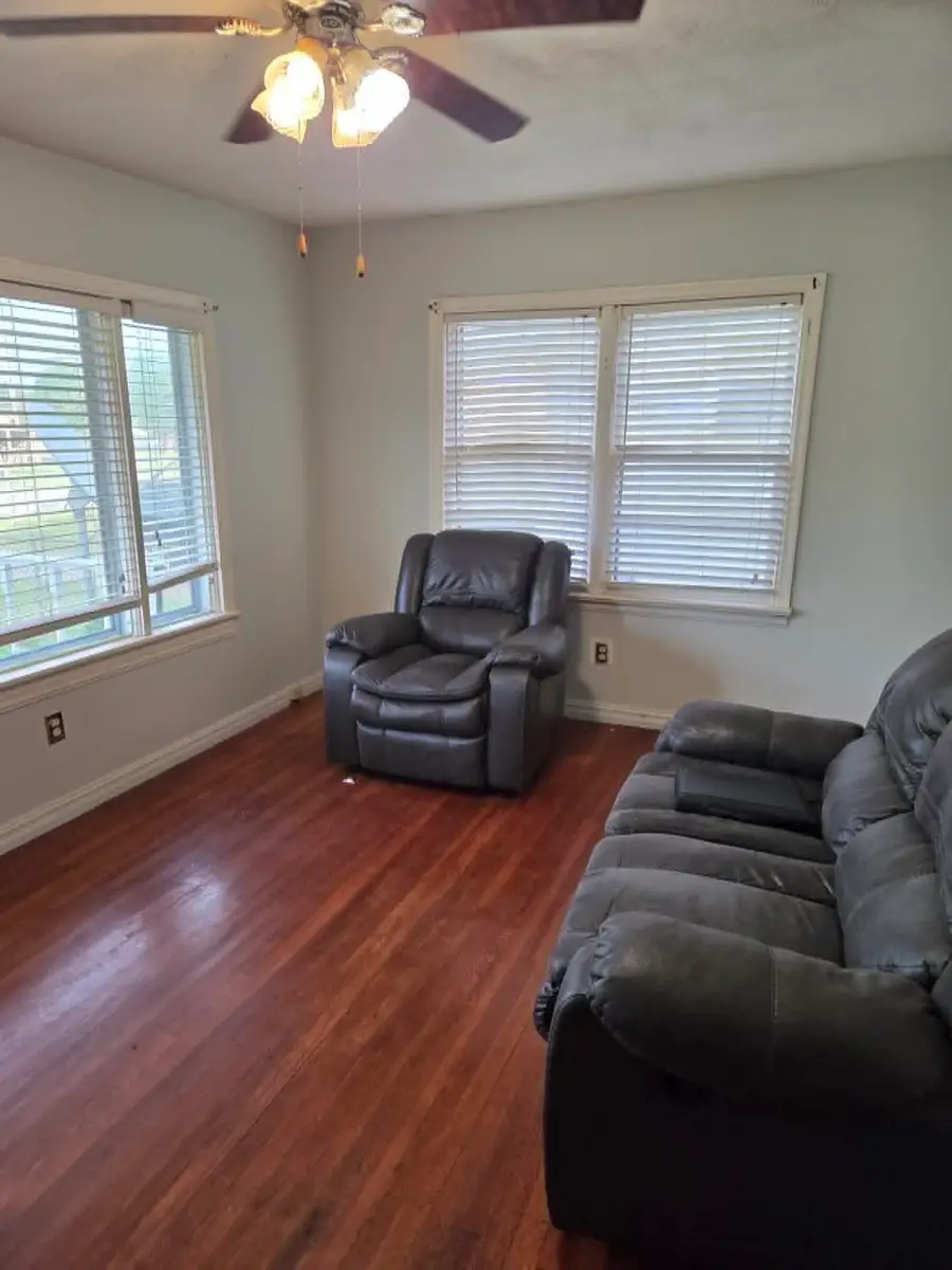 1111 W 11th St, Sheffield, AL 35660 - #3
