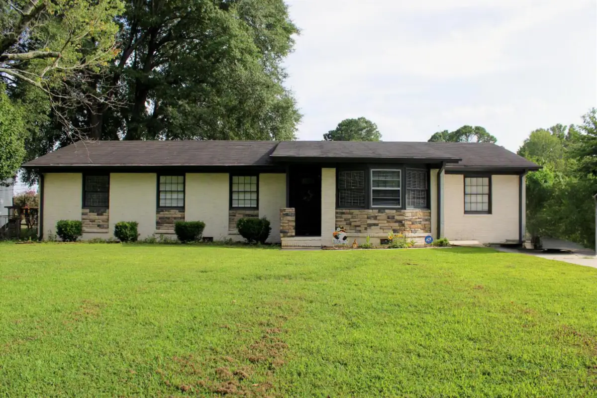 305 Robinson Rd, Decatur, AL 35601 - #1