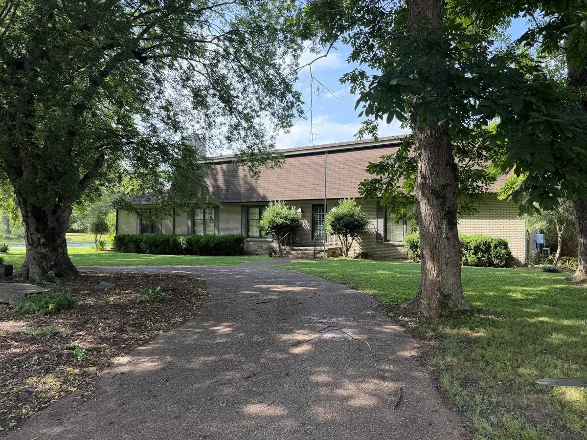 1001 E 3rd St, Tuscumbia, AL 35674 - #1