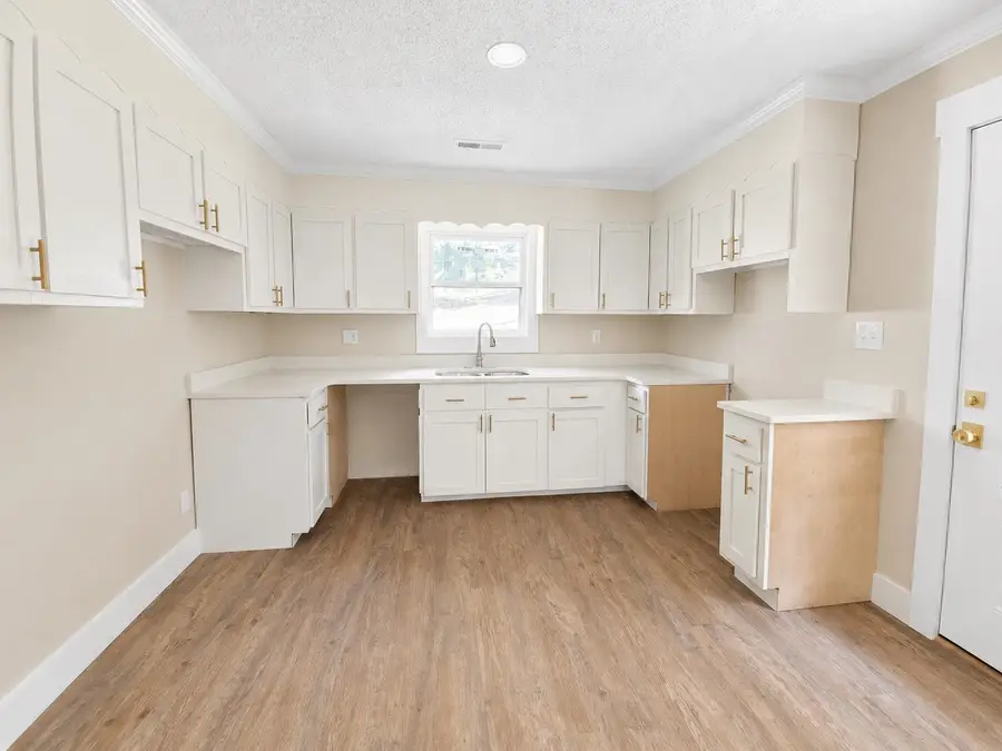234 Edwards Ln, Russellville, AL 35653 - #2
