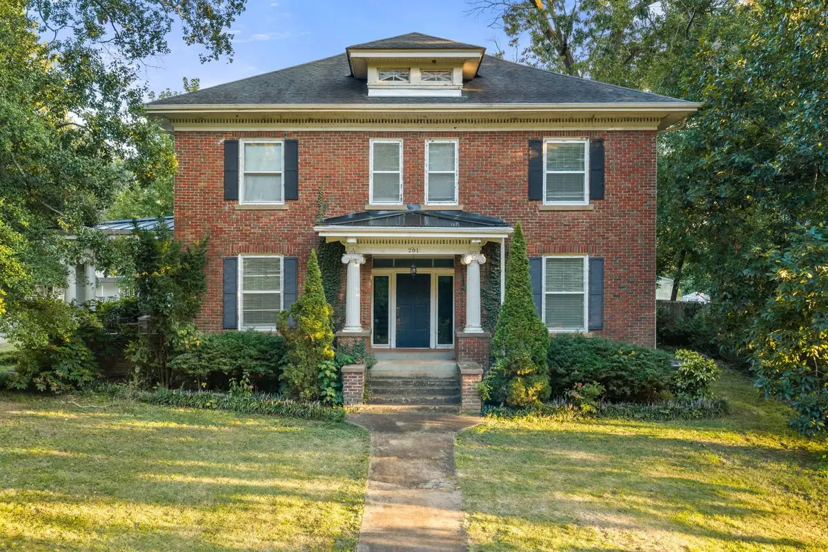 201 Park Blvd, Sheffield, AL 35660 - #1