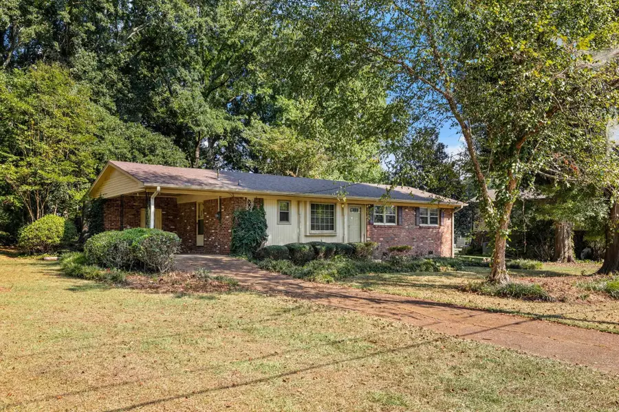 110 Hollywood Dr, Tuscumbia, AL 35674 - #3
