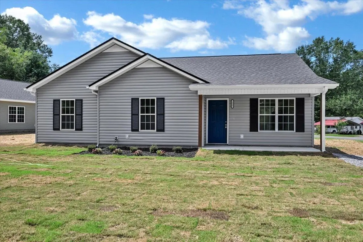 211 Dean Ave, Hanceville, AL 35077 - #1