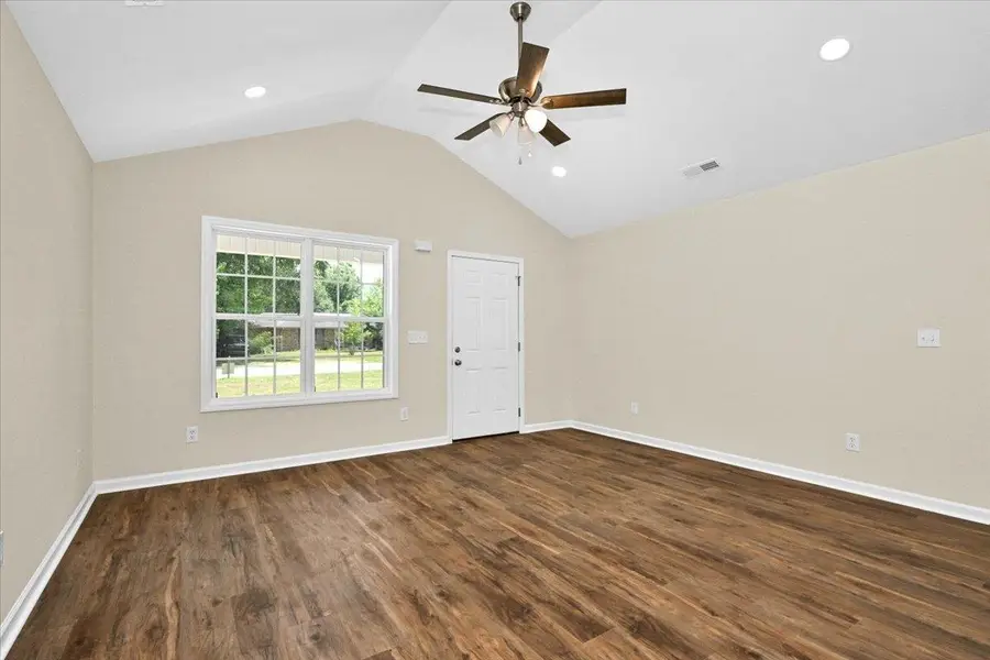209 Dean Ave, Hanceville, AL 35077 - #3