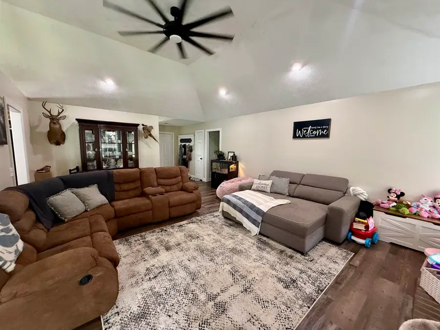 1408 Wisteria St, Cullman, AL 35055 - #3