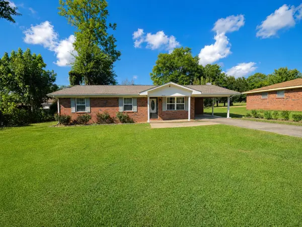 406 Montgomery St, Russellville, AL 35653
