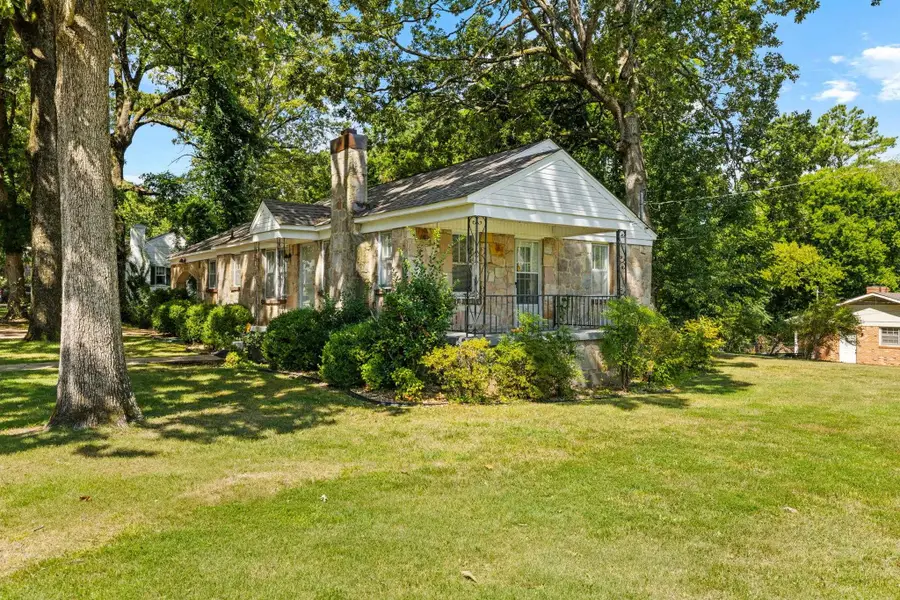 202 Seymore Ave, Florence, AL 35630 - #3