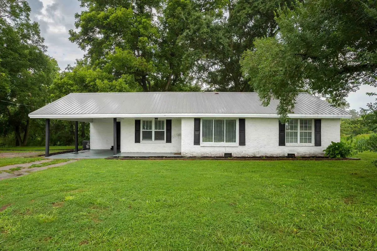 695 Co Rd 131, Russellville, AL 35654 - #1