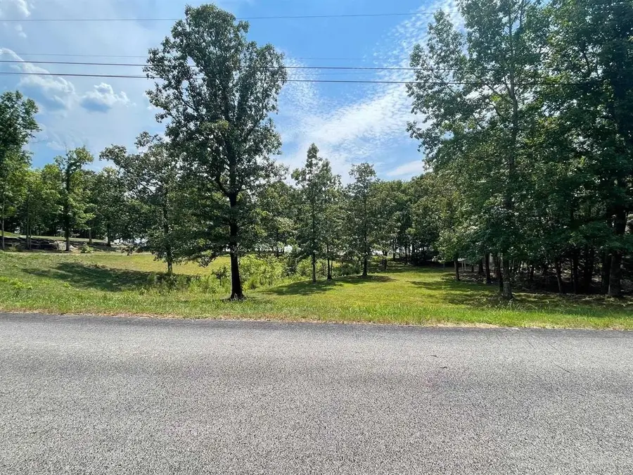 646 Lake Front Dr, Russellville, AL 35653 - #2