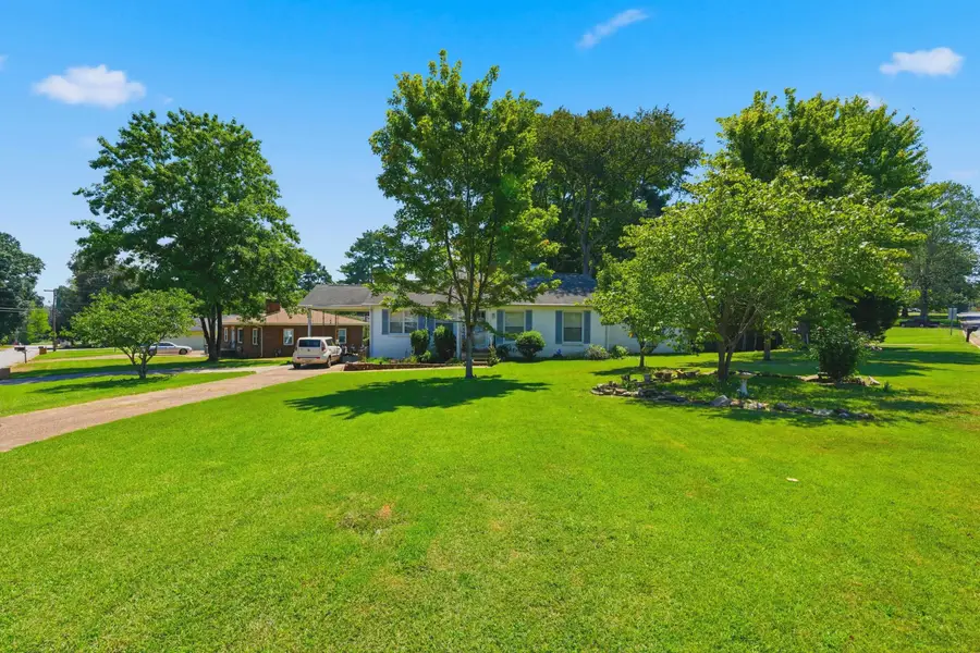 302 Park Ln, Florence, AL 35630 - #2