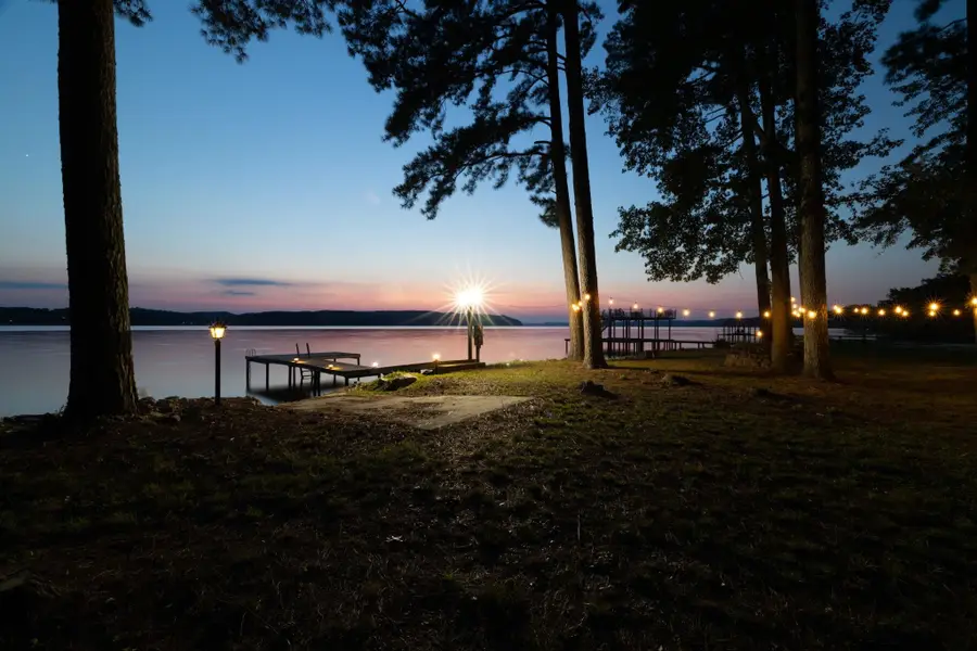 345 Lake Bend Shores Dr, Florence, AL 35633 - #2