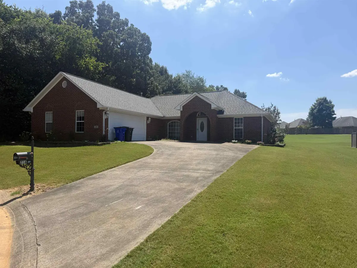 216 Dunolly Ln, Florence, AL 35633 - #1