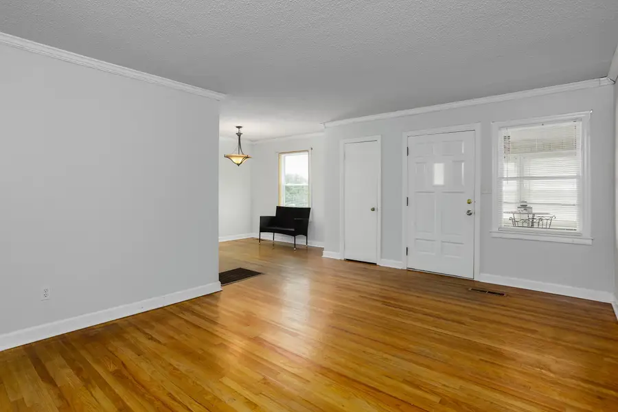 733 Crest St, Florence, AL 35630 - #3