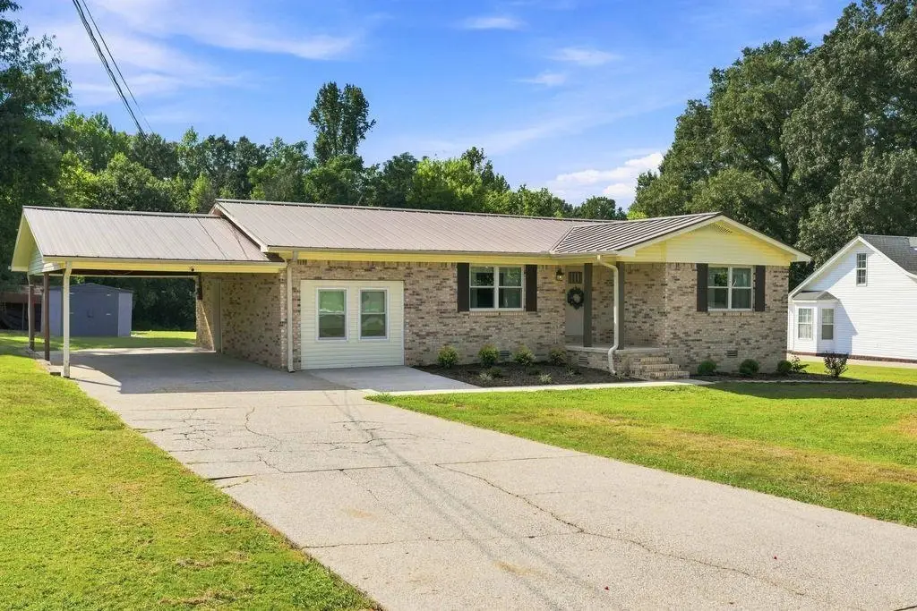 2115 Killough Dr, Tuscumbia, AL 35674 - #1