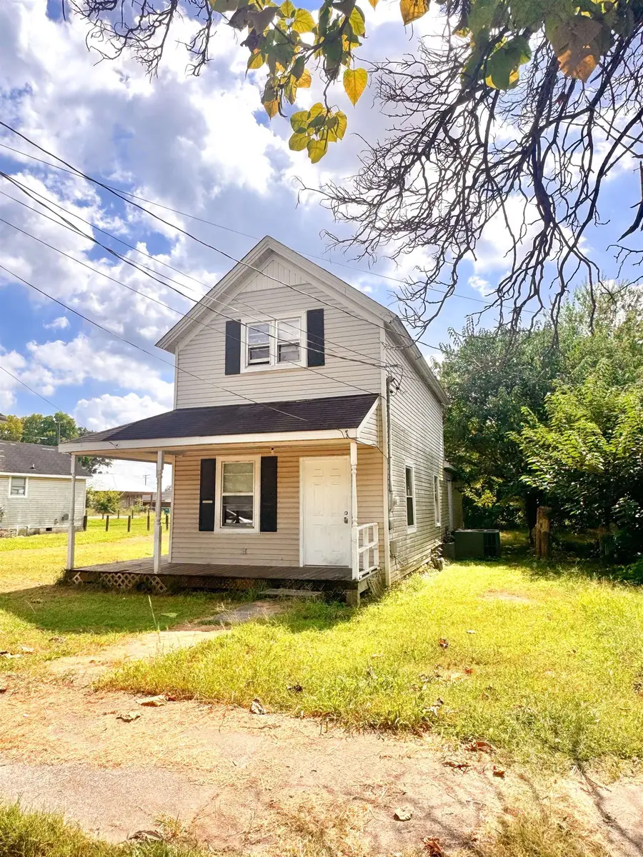 701 Sweetwater Ave, Florence, AL 35630 - #2