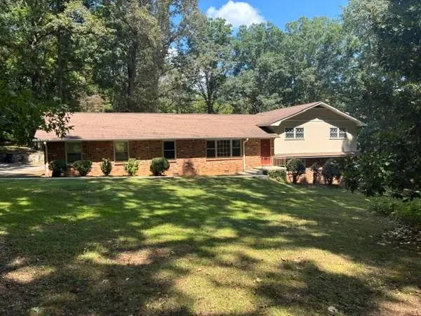 706 Hickory Ln, Russellville, AL 35653