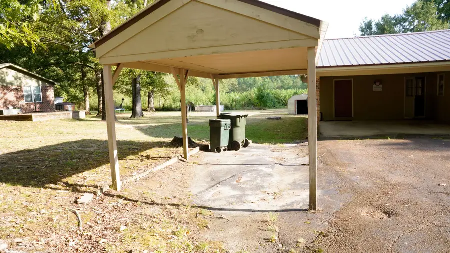 260 N Riverside Dr, Hamilton, AL 35570 - #3