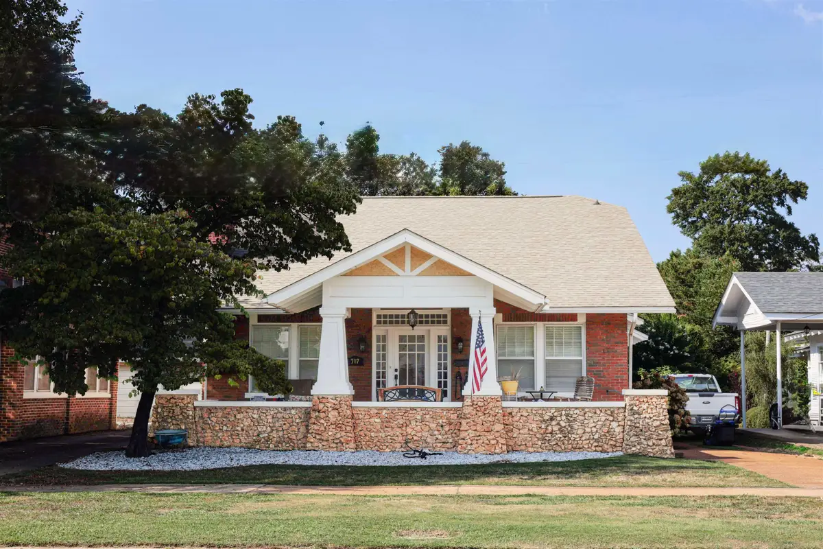 707 6th St, Tuscumbia, AL 35674 - #1