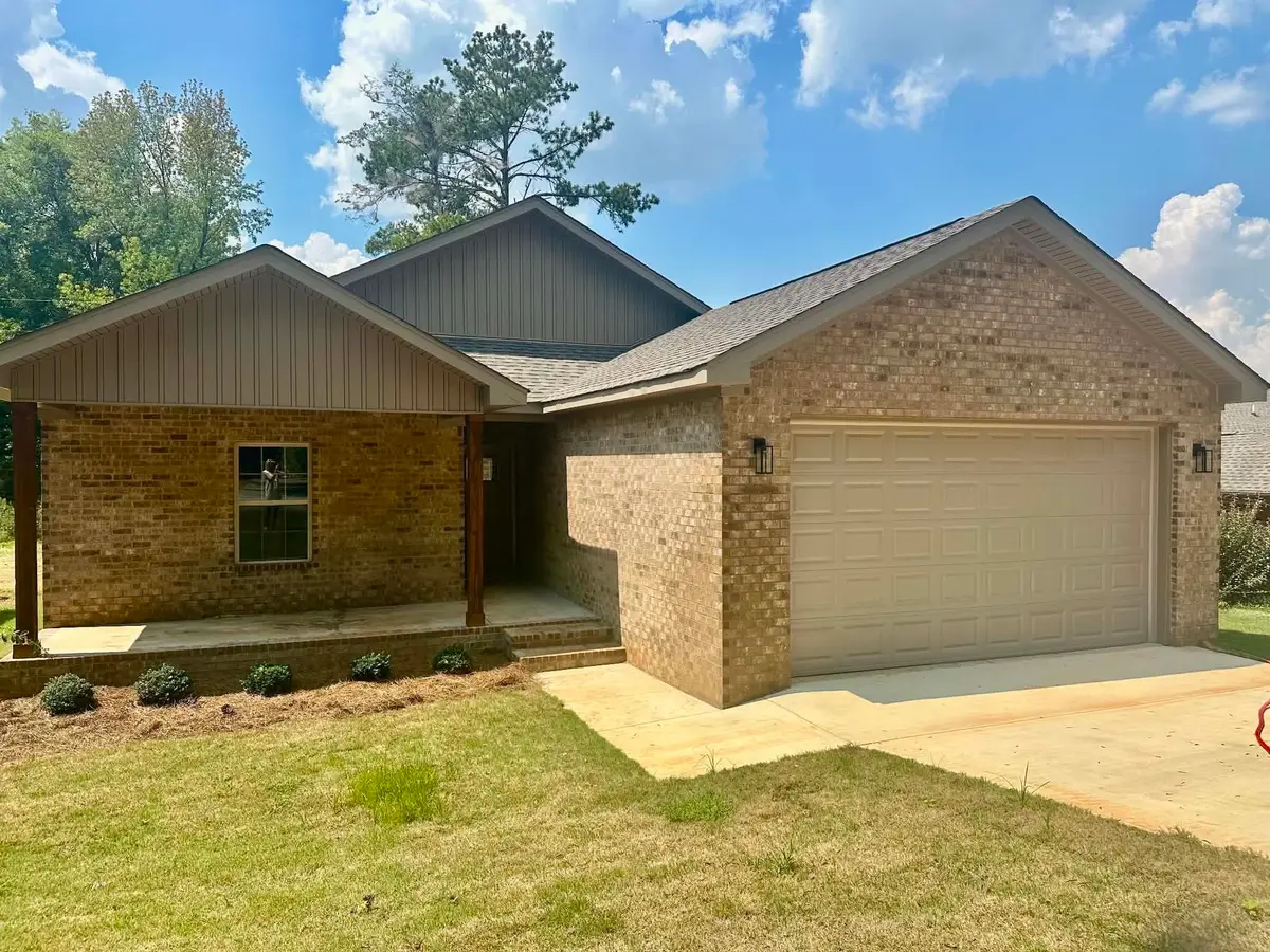 519 Fulton St, Florence, AL 35630 - #1