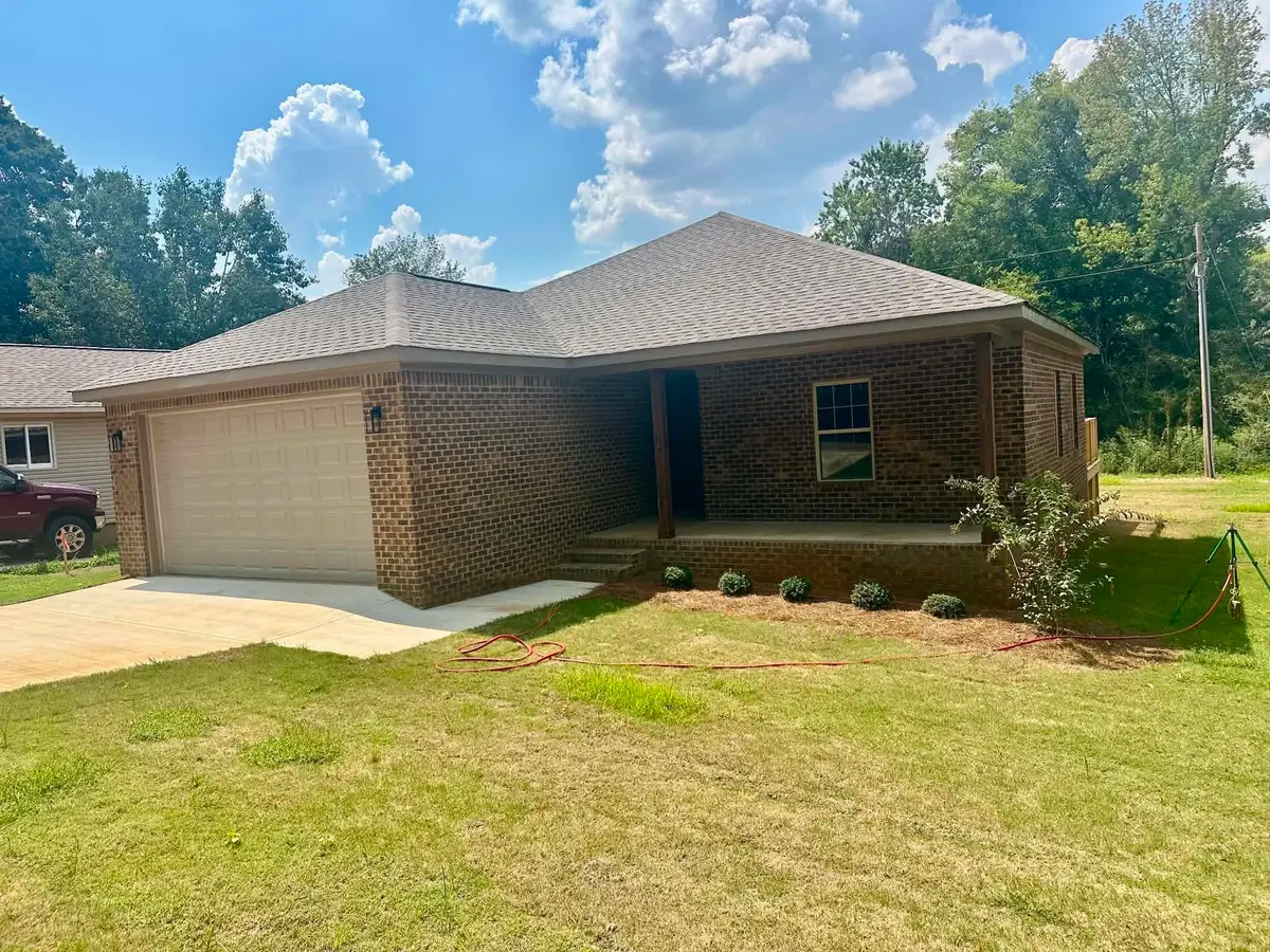 507 Fulton St, Florence, AL 35630 - #1