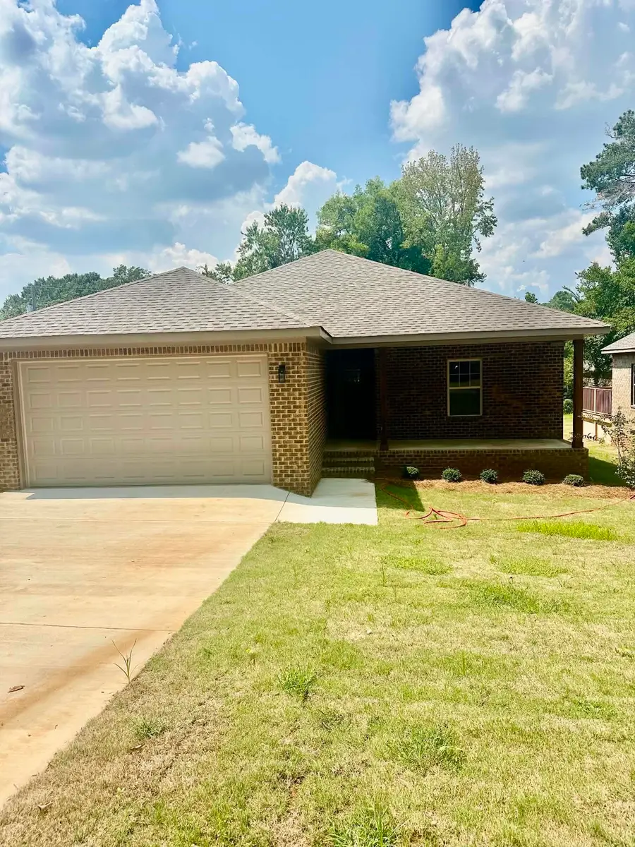 507 Fulton St, Florence, AL 35630 - #2