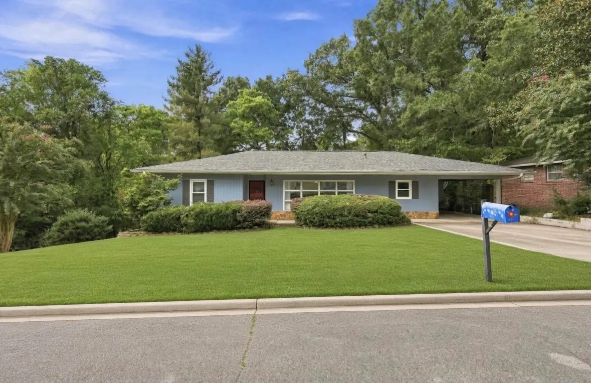 731 Dixie Ave, Florence, AL 35630 - #1