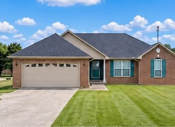 245 Cloverleaf Cir, Killen, AL 35645