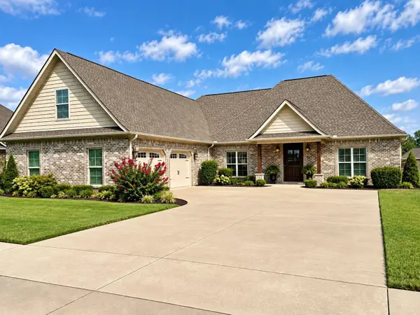 1209 Woodridge Ct, Florence, AL 35630