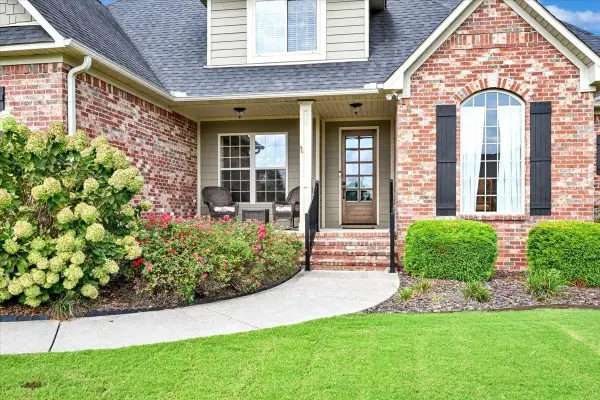 2217 SW Lakeshore Dr, Cullman, AL 35057