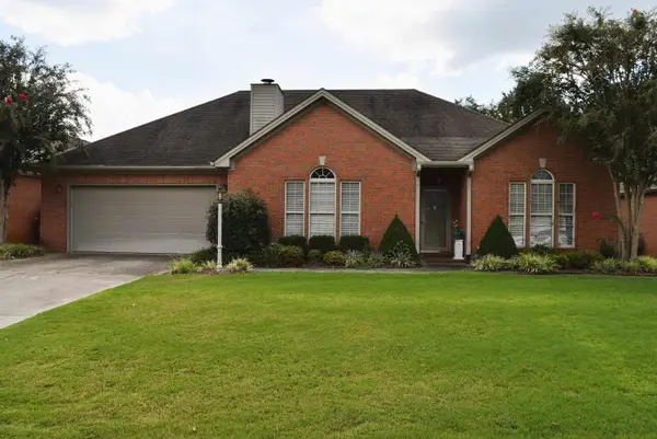 207 Woodfield Ct, Florence, AL 35630