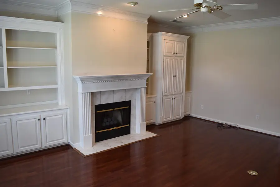 207 Woodfield Ct, Florence, AL 35630 - #3