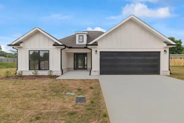275 Knight Dr, Tuscumbia, AL 35674