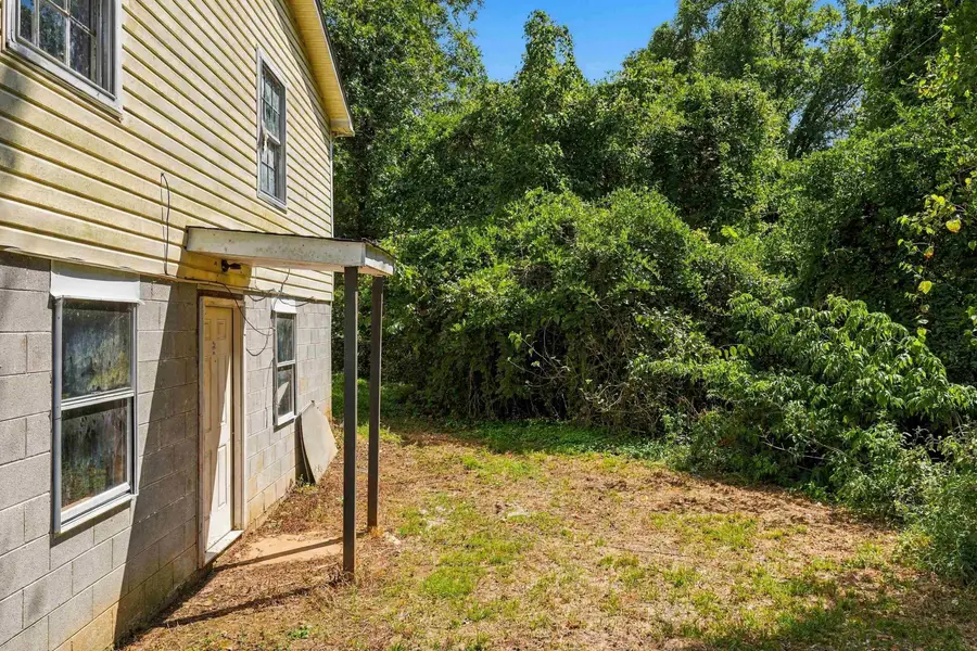 128 Washington St, Florence, AL 35630 - #2