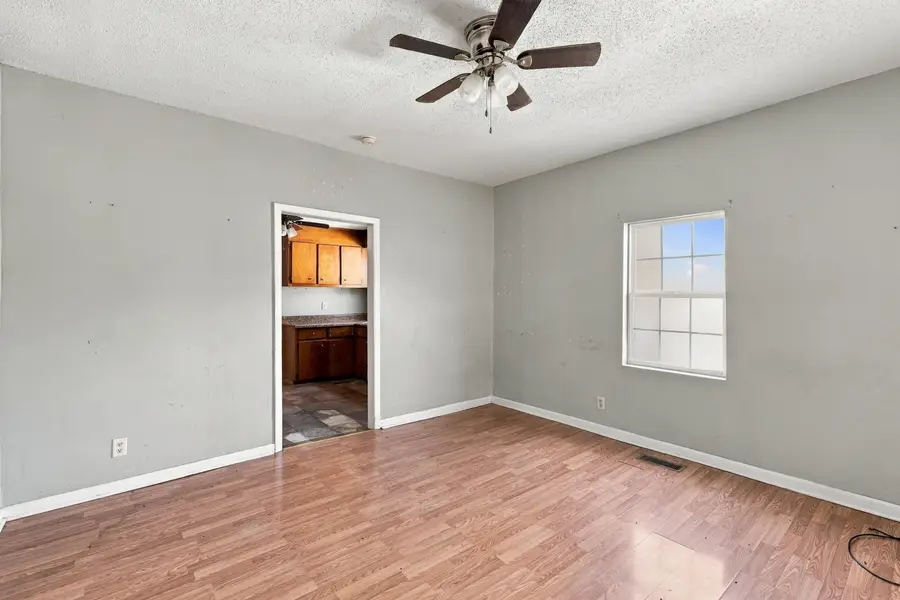 128 Washington St, Florence, AL 35630 - #3