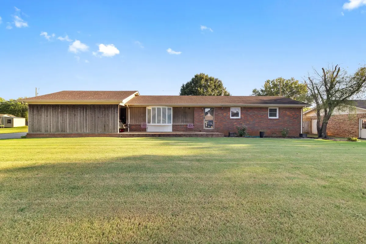 1010 Grand Ave, Muscle Shoals, AL 35661 - #1