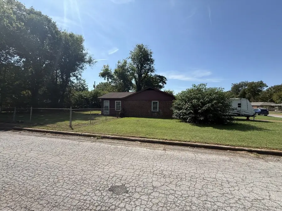 908 Baker Blvd, Tuscumbia, AL 35674 - #3