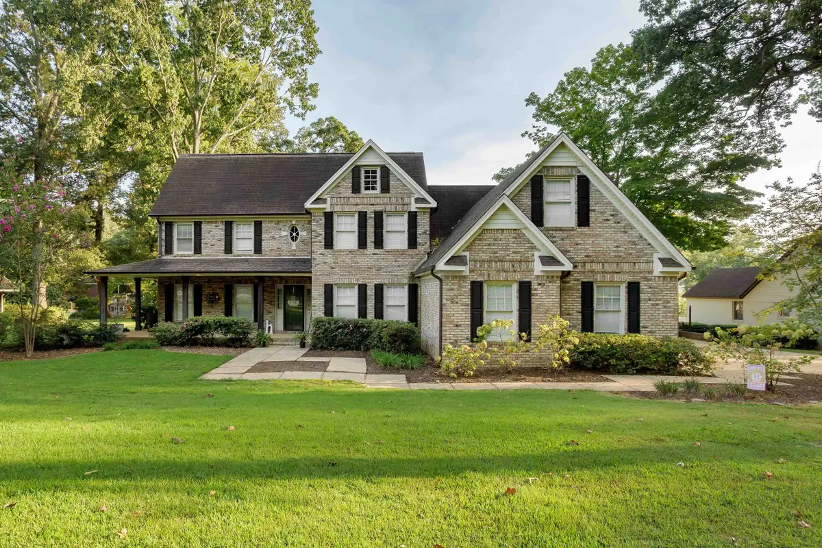 105 Willow Oak Dr, Muscle Shoals, AL 35661 - #1