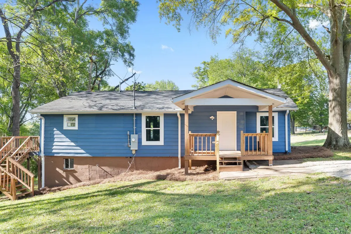1540 Woodmont Dr, Tuscumbia, AL 35674 - #1