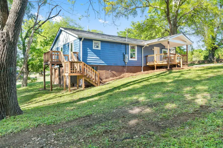 1540 Woodmont Dr, Tuscumbia, AL 35674 - #3