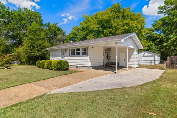 1512 Ridge Ave, Florence, AL 35630