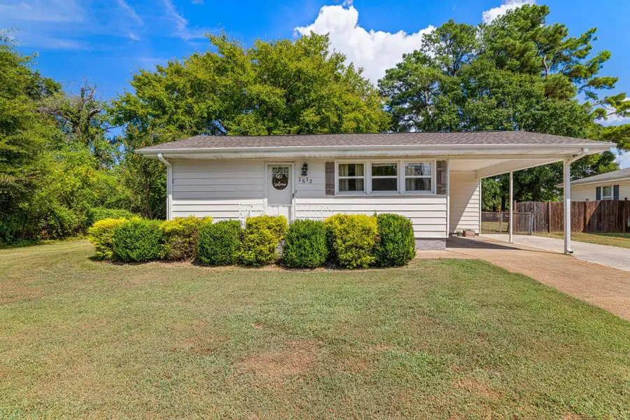 1512 Ridge Ave, Florence, AL 35630 - #2
