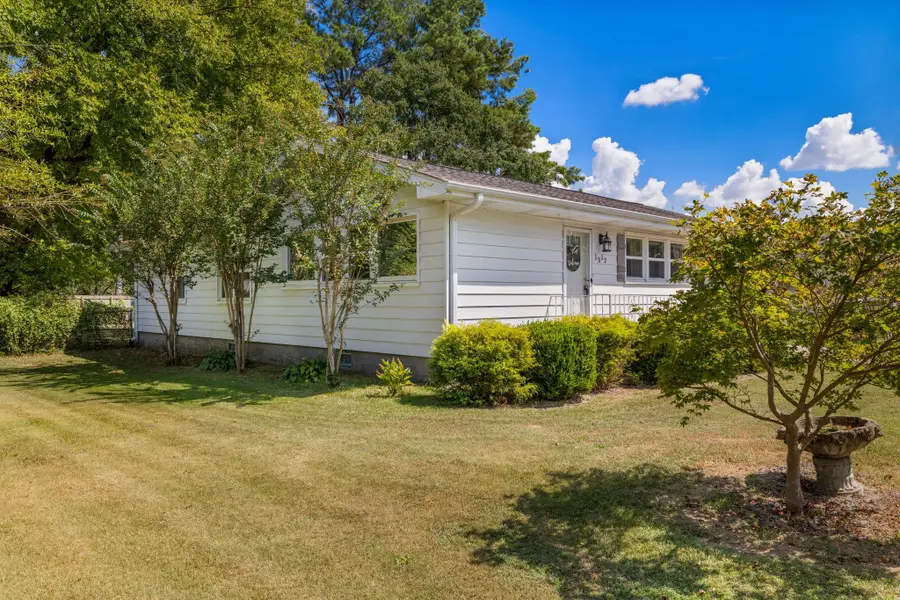 1512 Ridge Ave, Florence, AL 35630 - #3