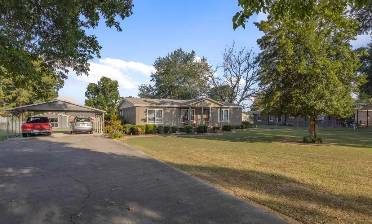 170 Wilson Dr, Florence, AL 35633 - #1