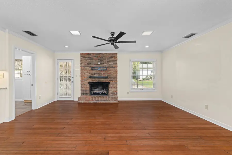 405 Nottingham Rd, Florence, AL 35633 - #3