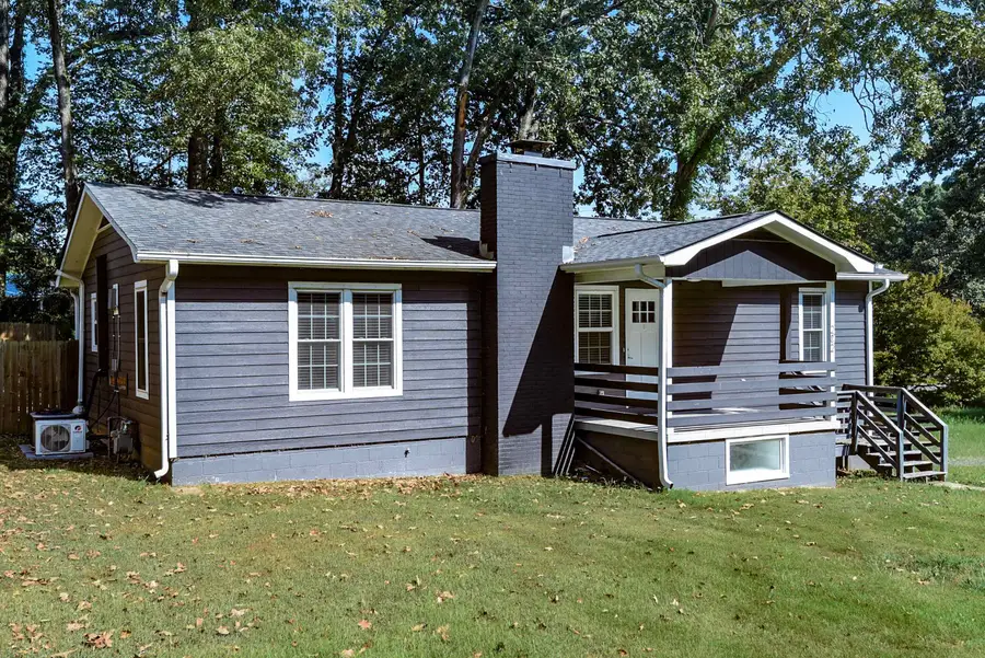 202 Bayless Ave, Florence, AL 35630 - #3