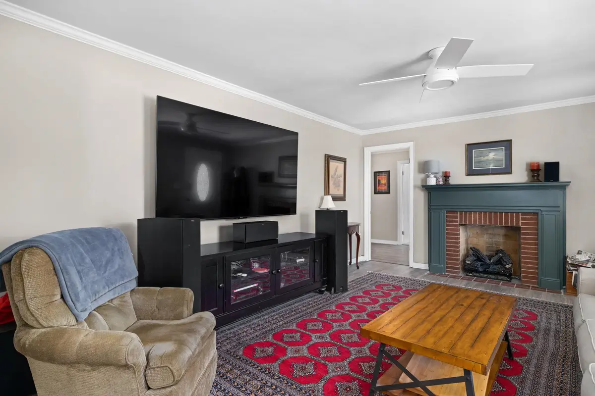 701 Howell St, Florence, AL 35630 - #1
