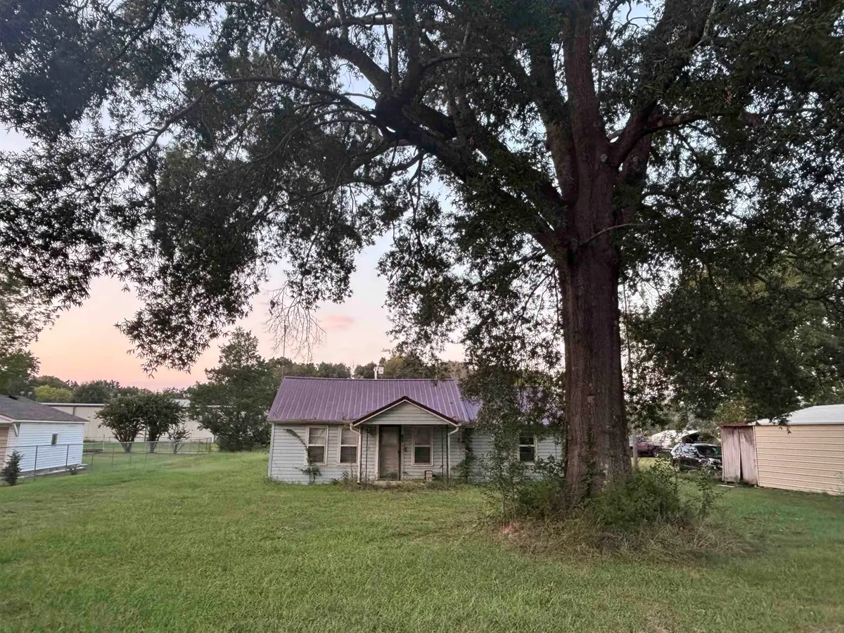 161 E Pine St, Falkville, AL 35622 - #1