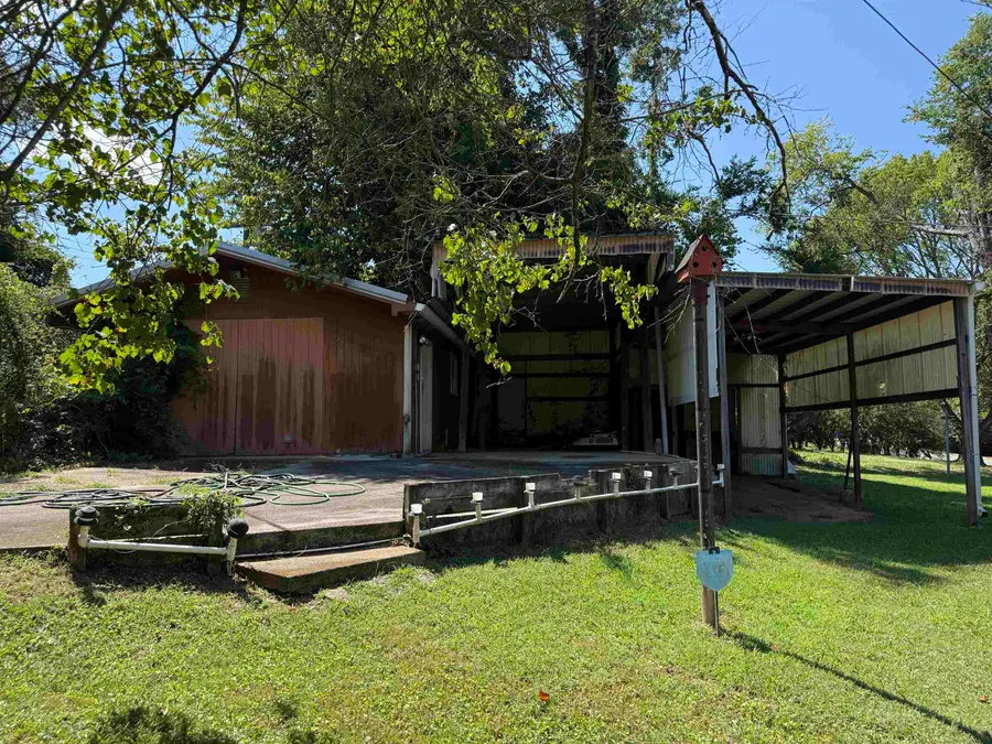 552 High St, Florence, AL 35630 - #2
